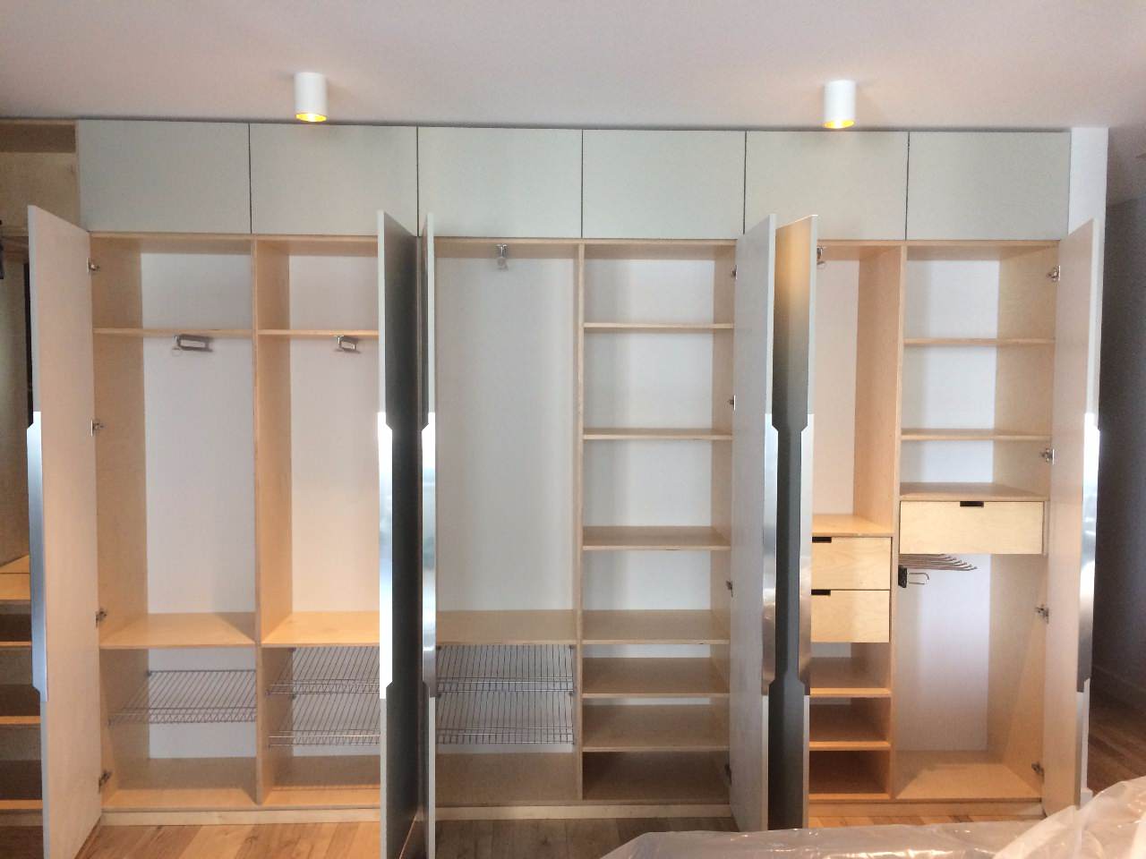 Обложка проекта: Шкаф в прихожей