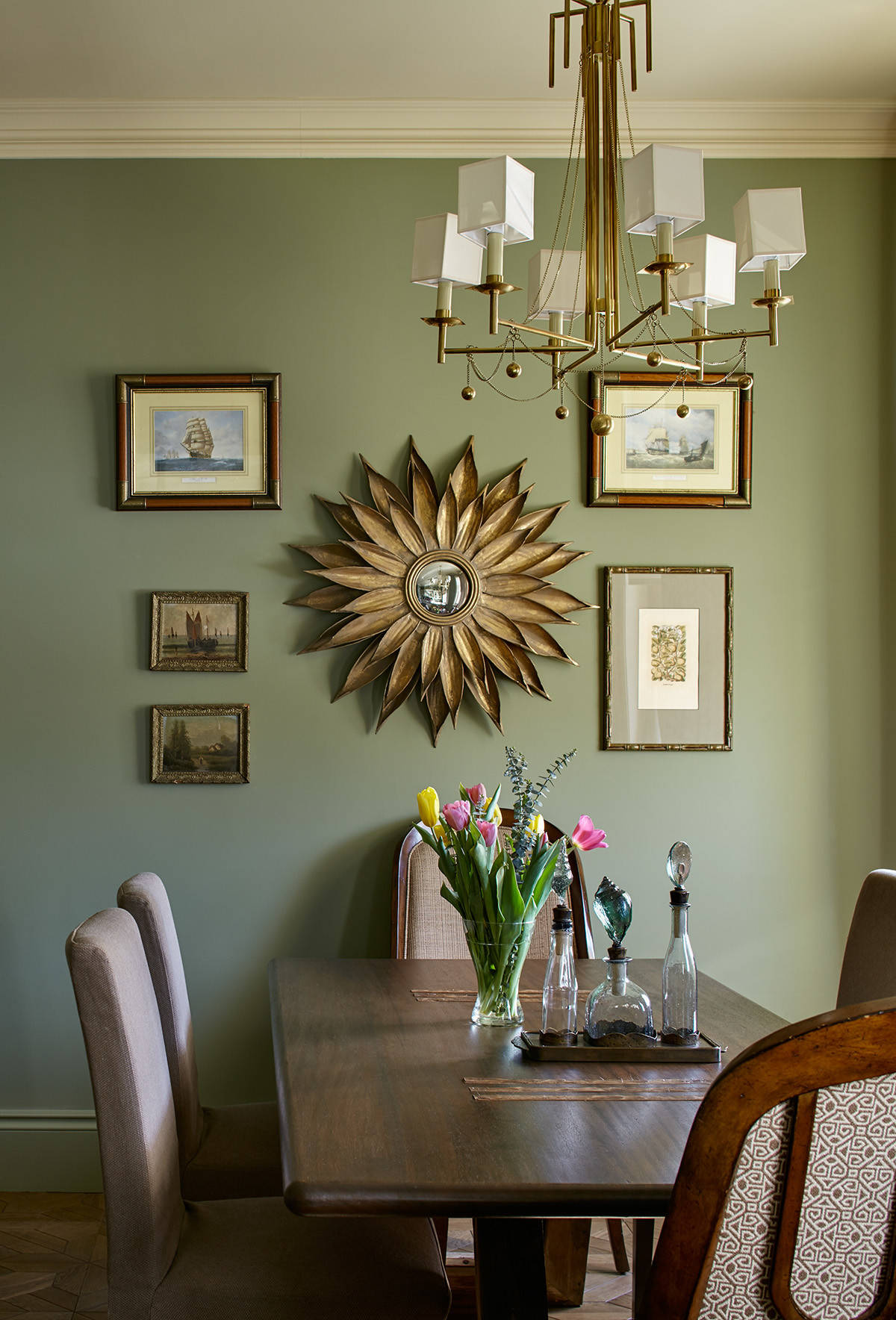 Houzz тур: Таунхаус с зелёными стенами и второй кухней