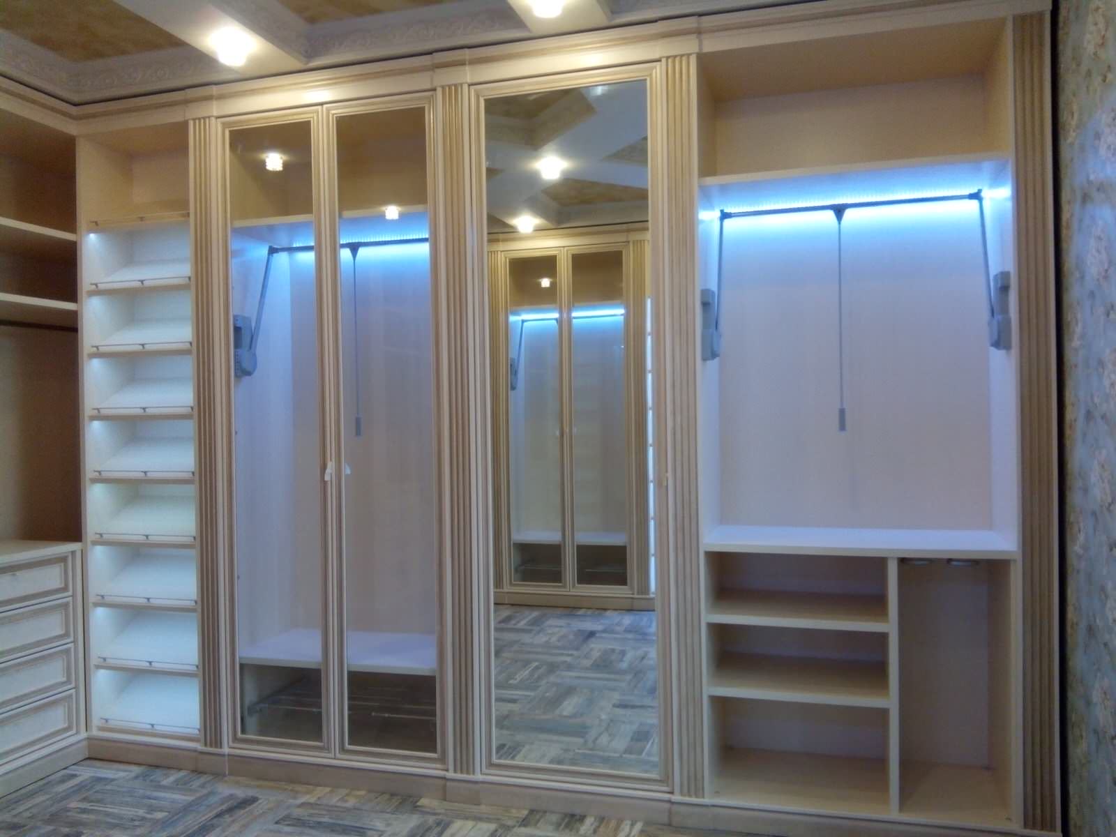 Обложка проекта: Гардеробная Женская