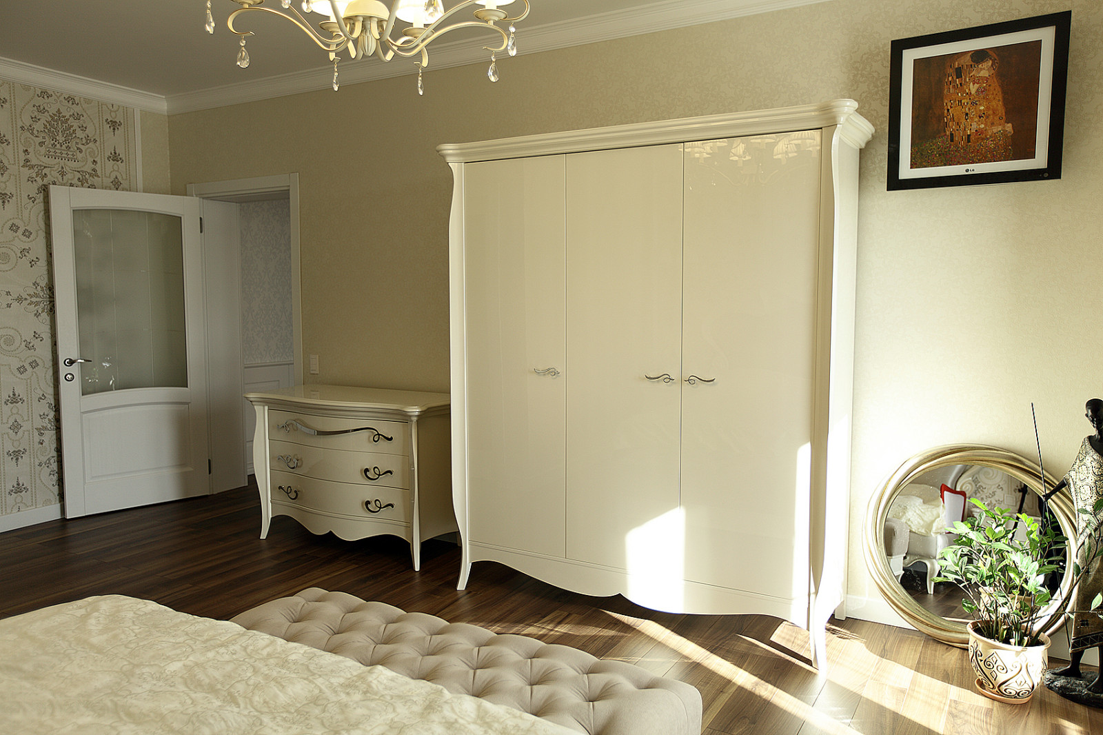 INTERIOR DESIGN OF THE APRATMENT IN APPLE CITY