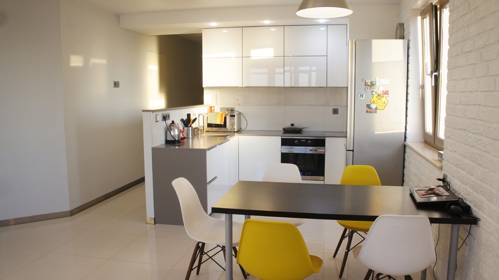 Трехкомнатная квартира в центре Москвы