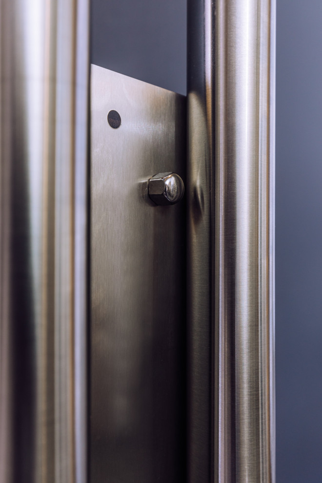 Диспенсер для антисептика, напольный. Материалы: латунь и нержавеющая сталь!