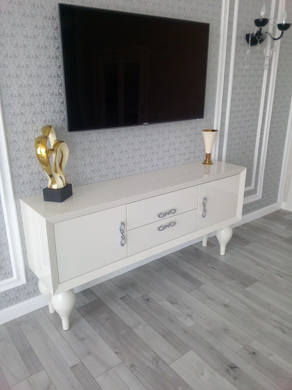 Мебель и аксессуары для спальни.