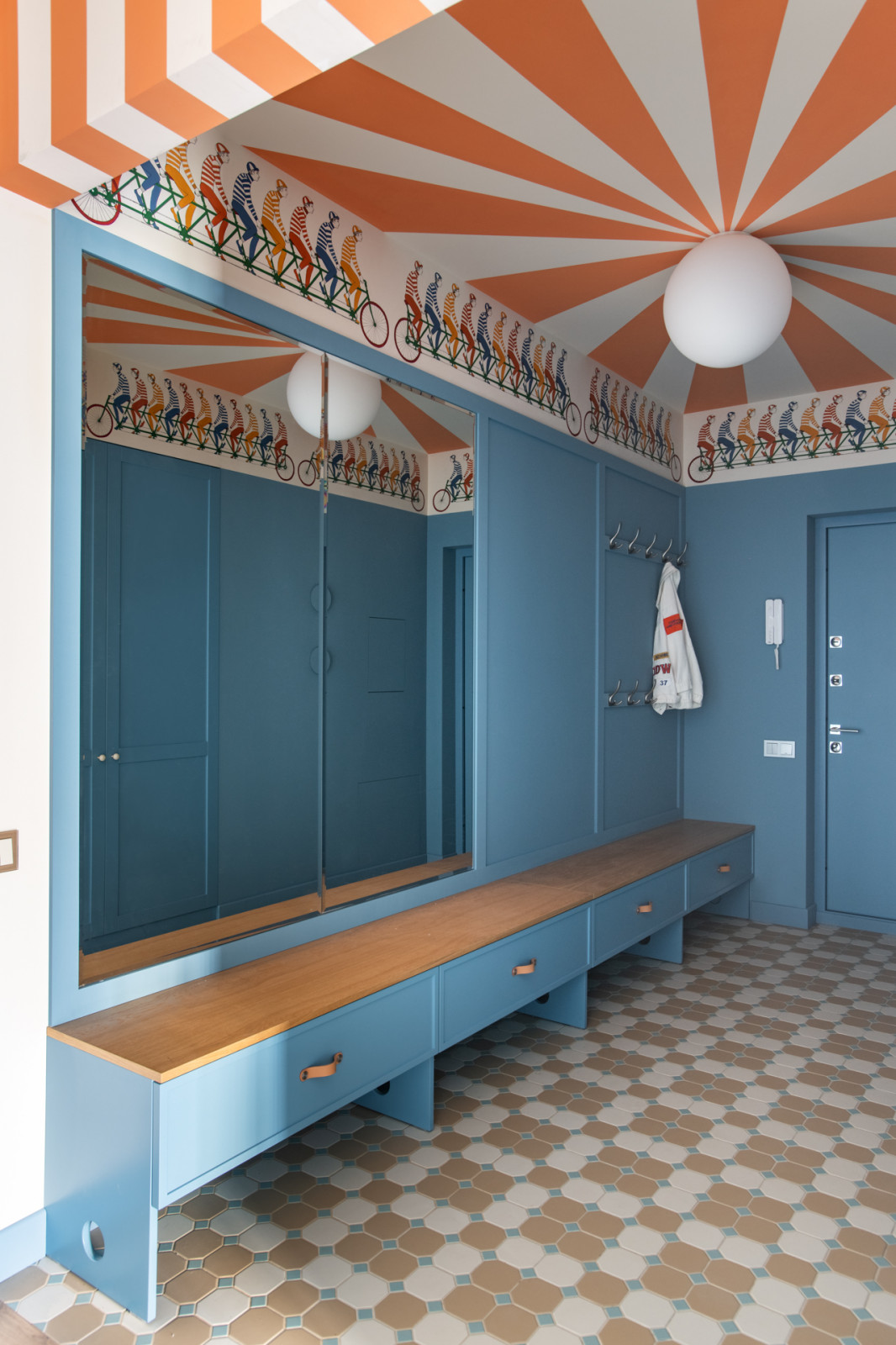 Обложка проекта: Яркая квартира