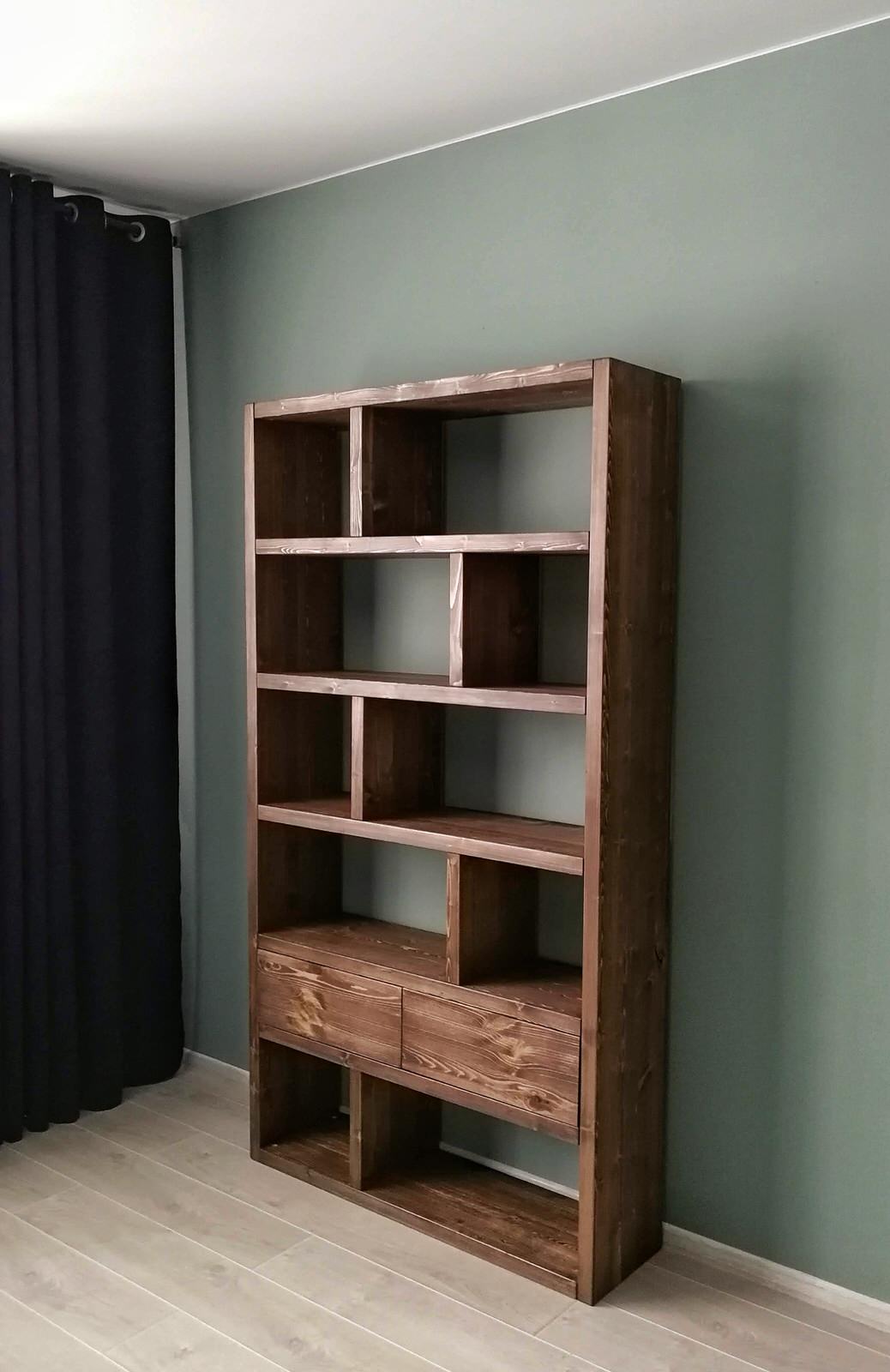 Обложка проекта: Стеллаж