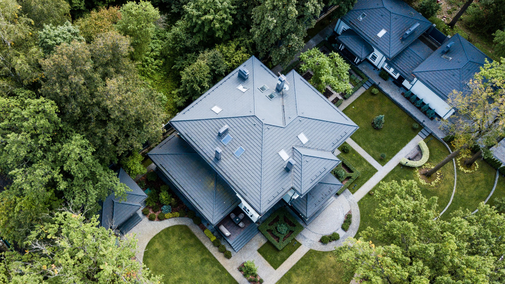 Строгая лазурь