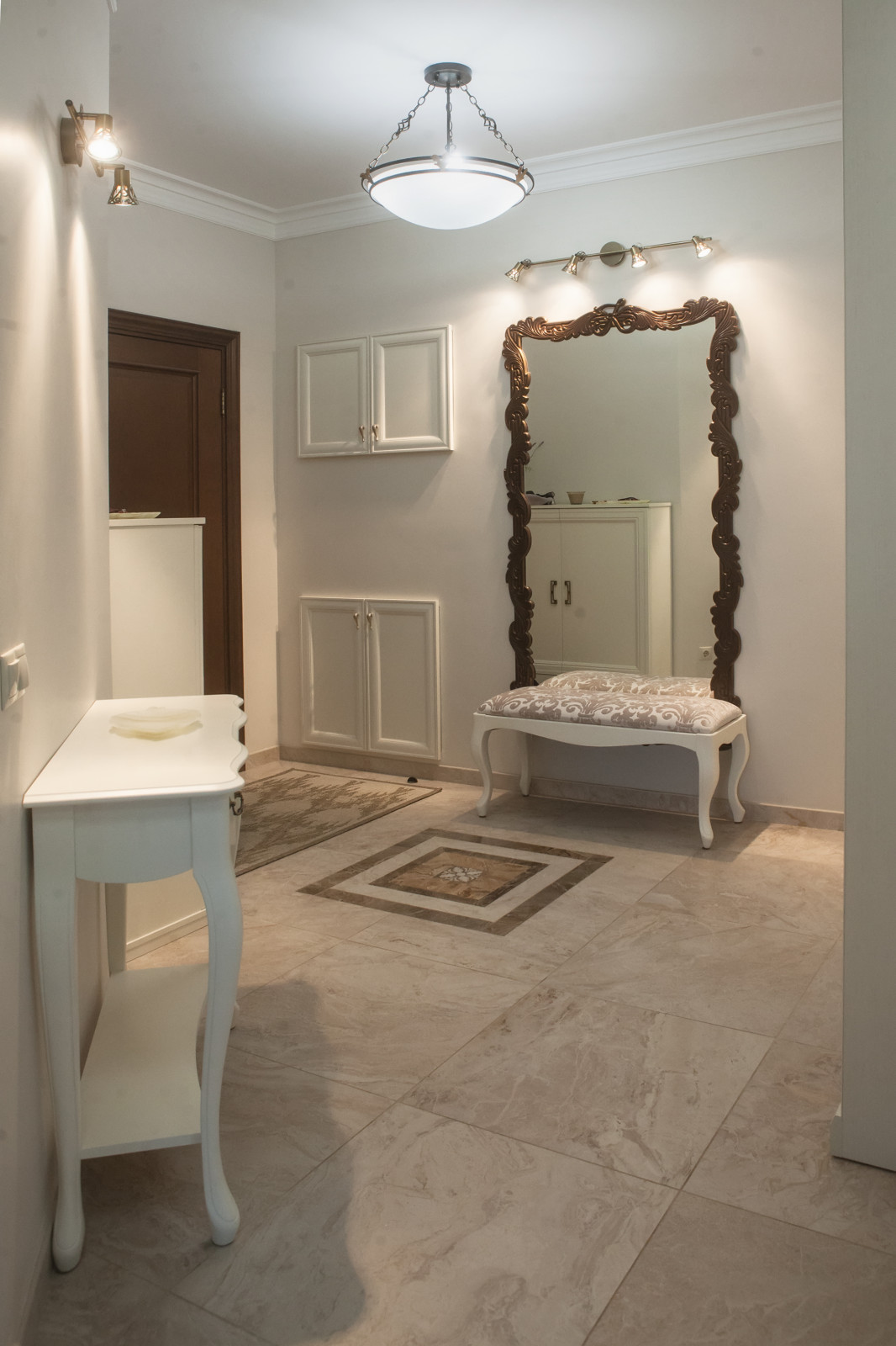 Обложка проекта: В монохромных тонах