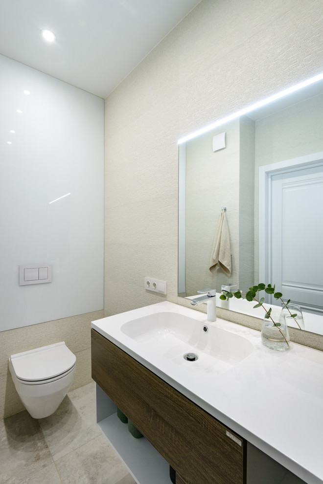 Камень и дерево в центре Сибири