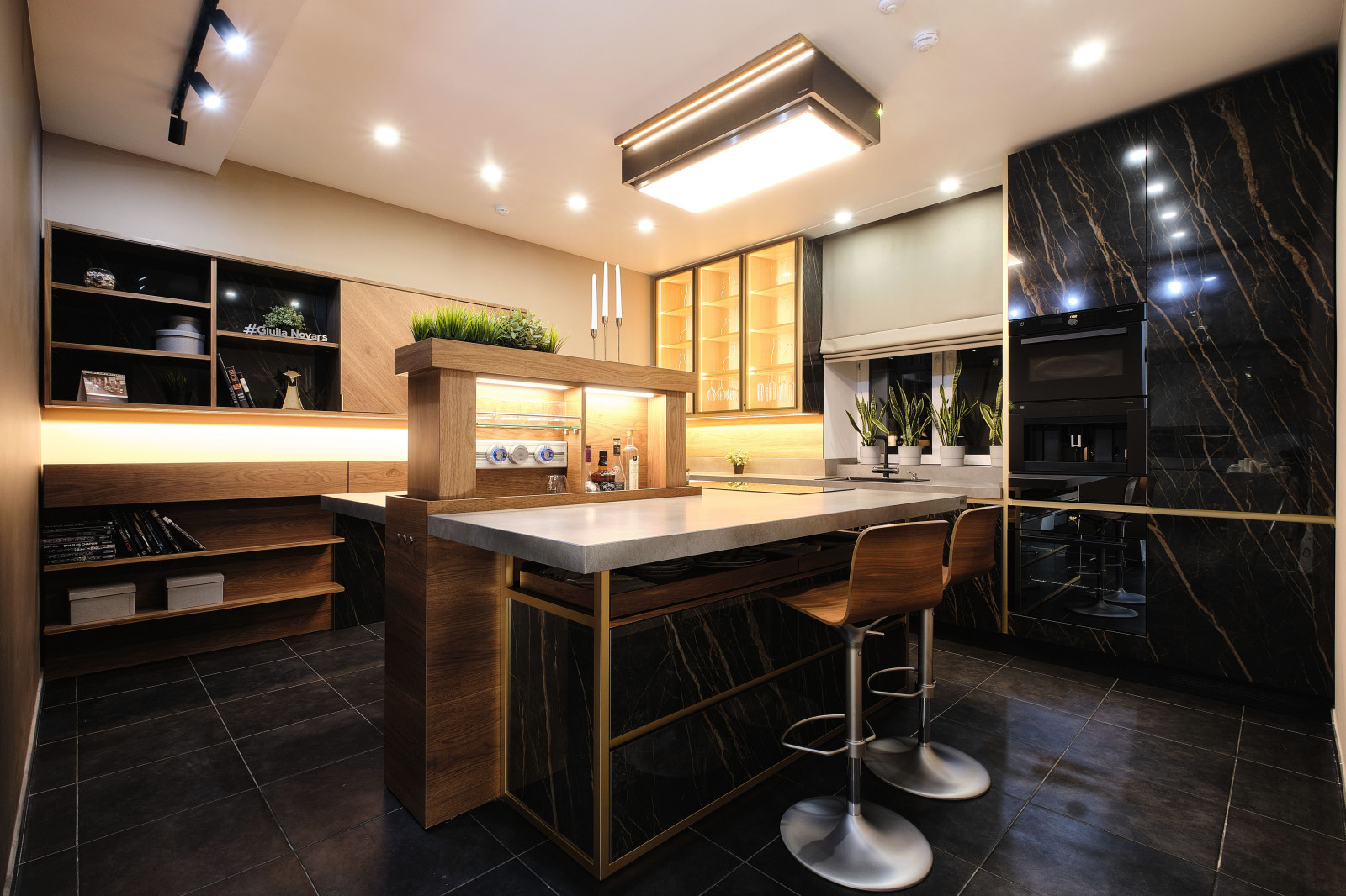 Современная кухня с керамическими фасадами