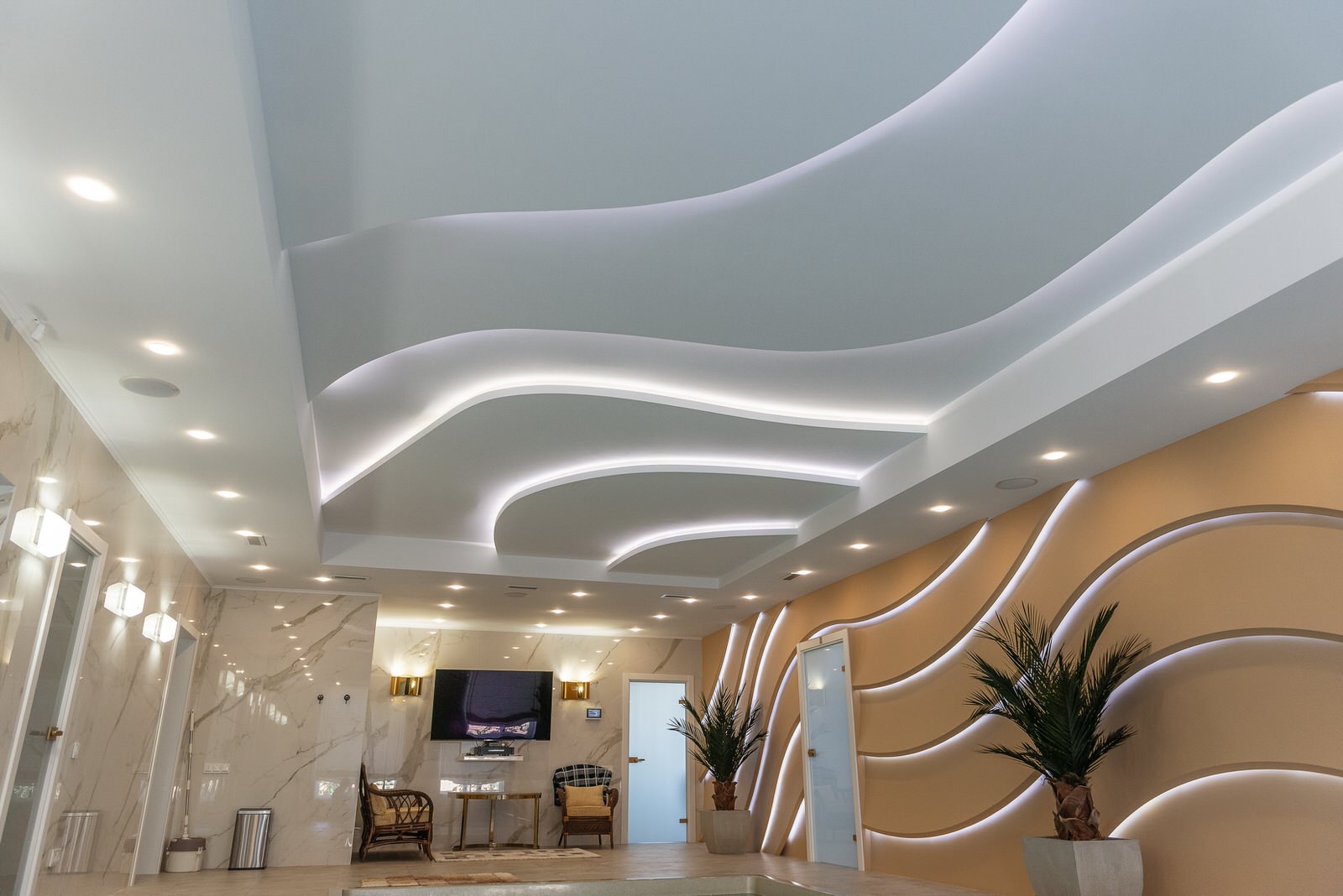 Дом с бассейном