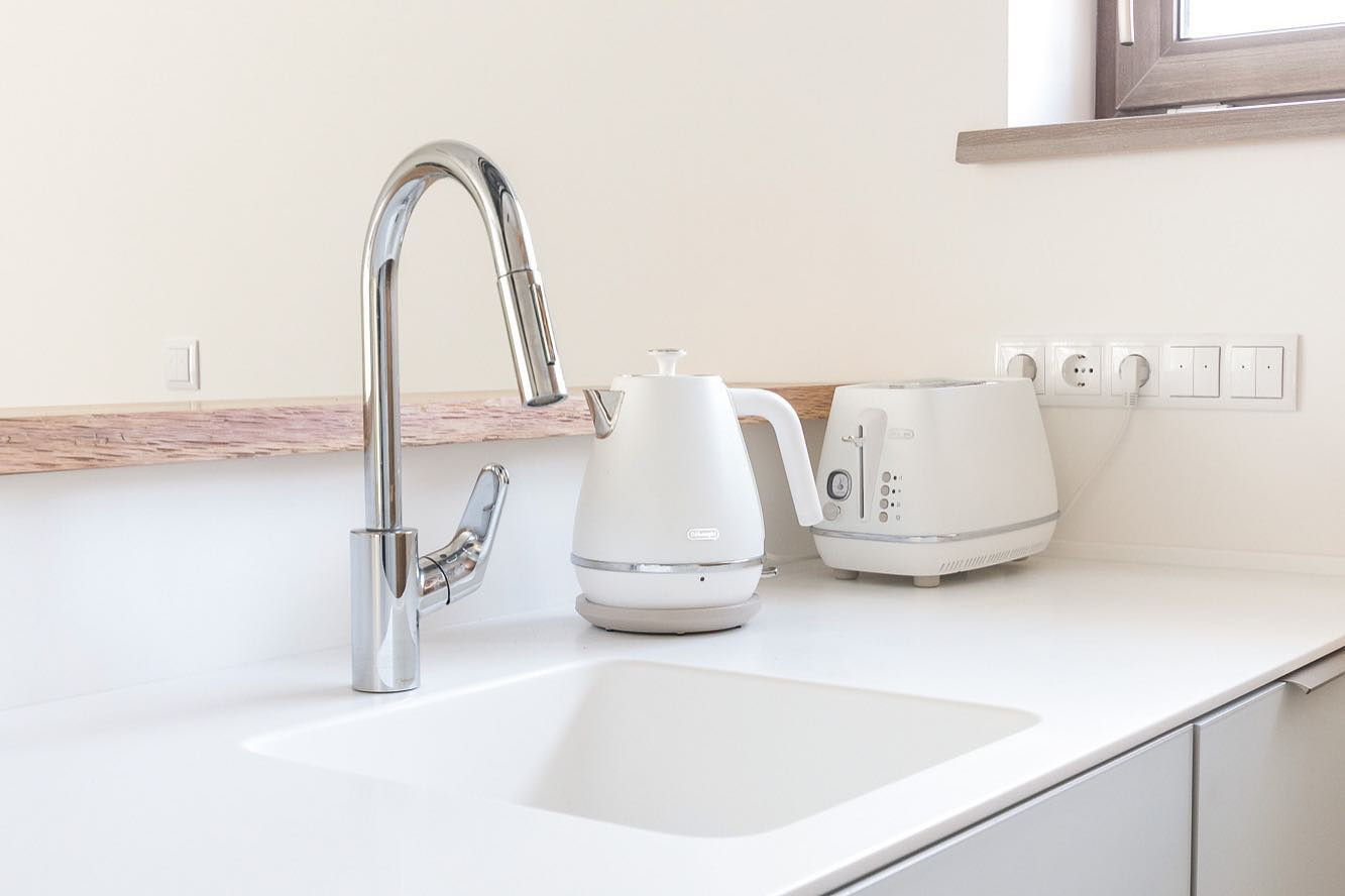 Белоснежная кухня из эмали