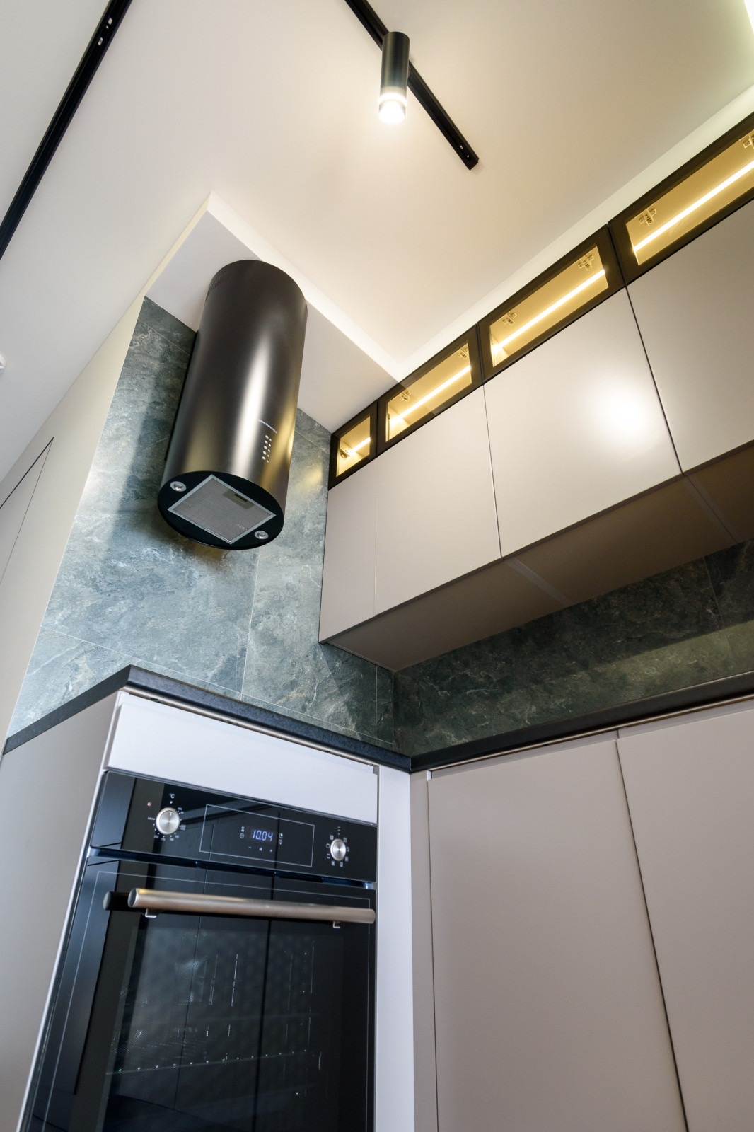 Студия в современном, минималистичном стиле