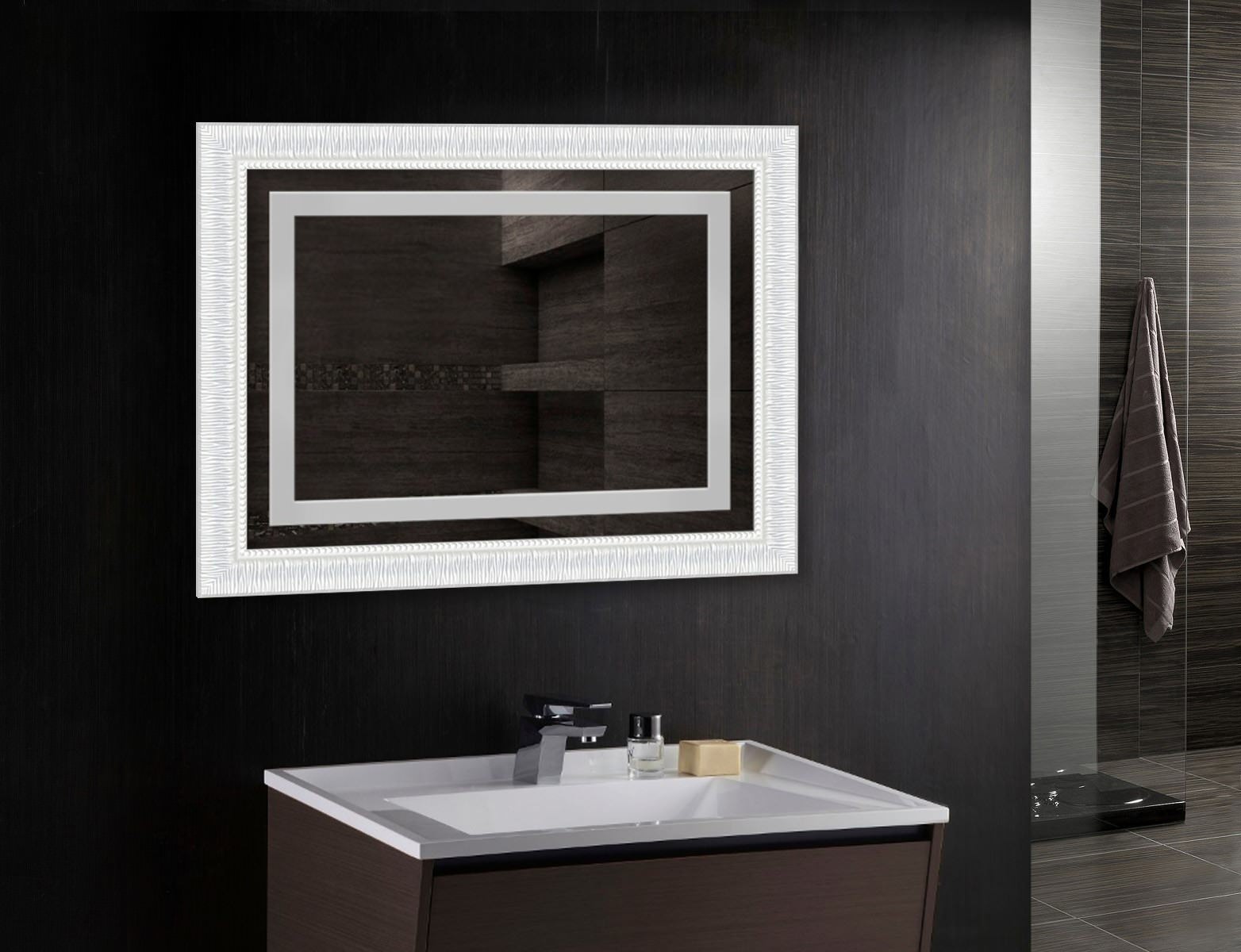 Зеркала с подсветкой в раме