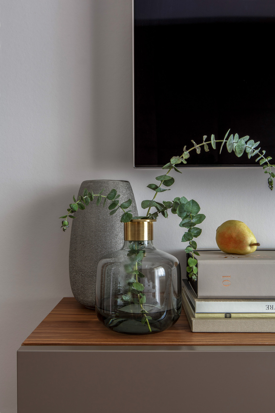 Трехкомнатная квартира в центре Петербурга