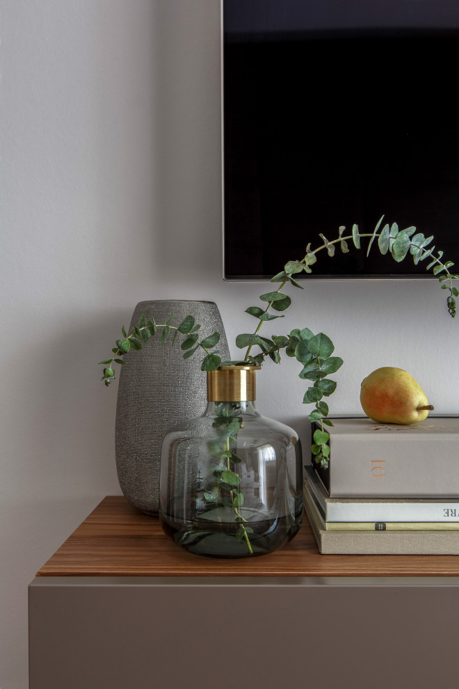 Трехкомнатная квартира в центре Петербурга