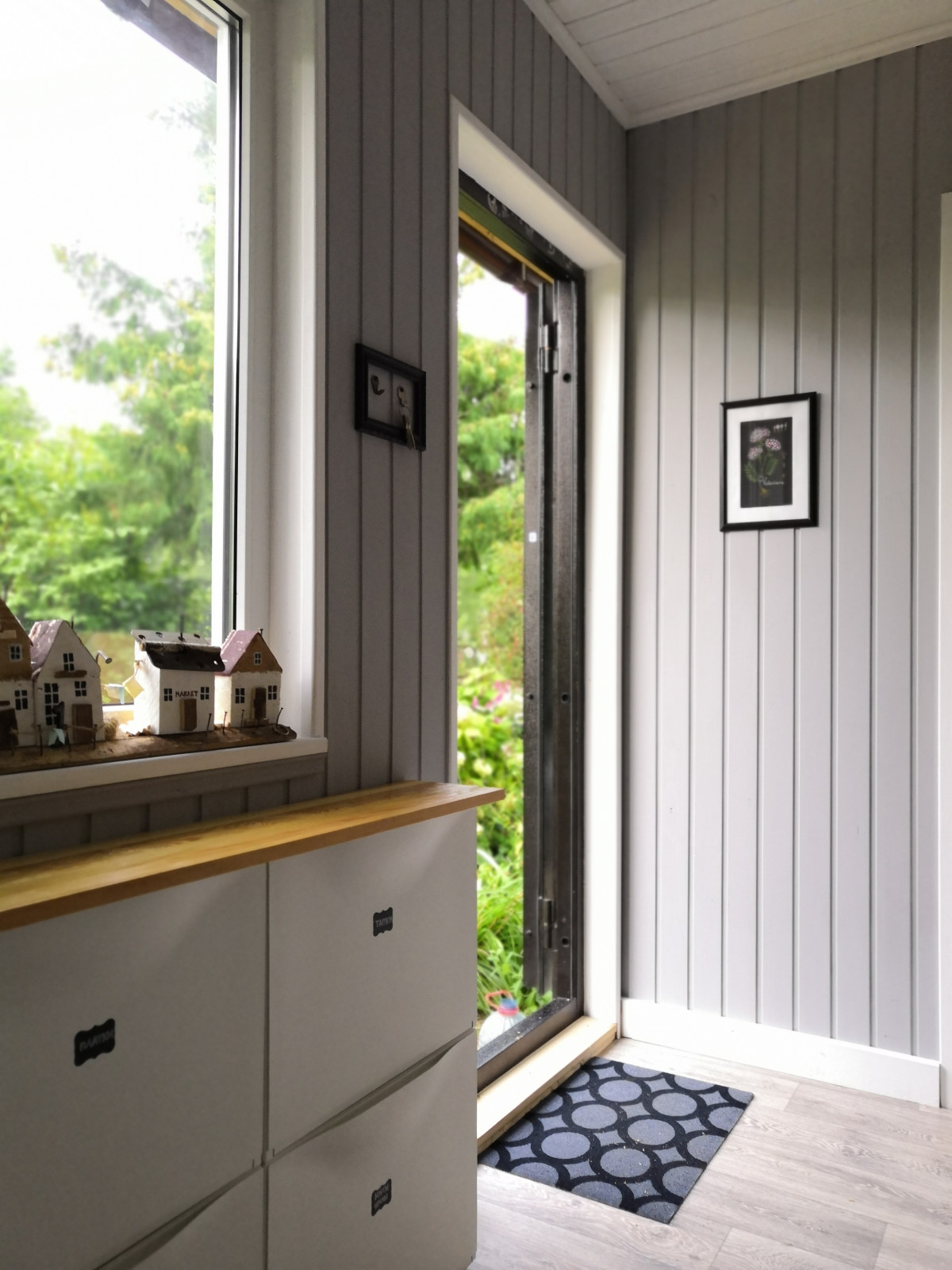 Обложка проекта: Прихожая для Мамы