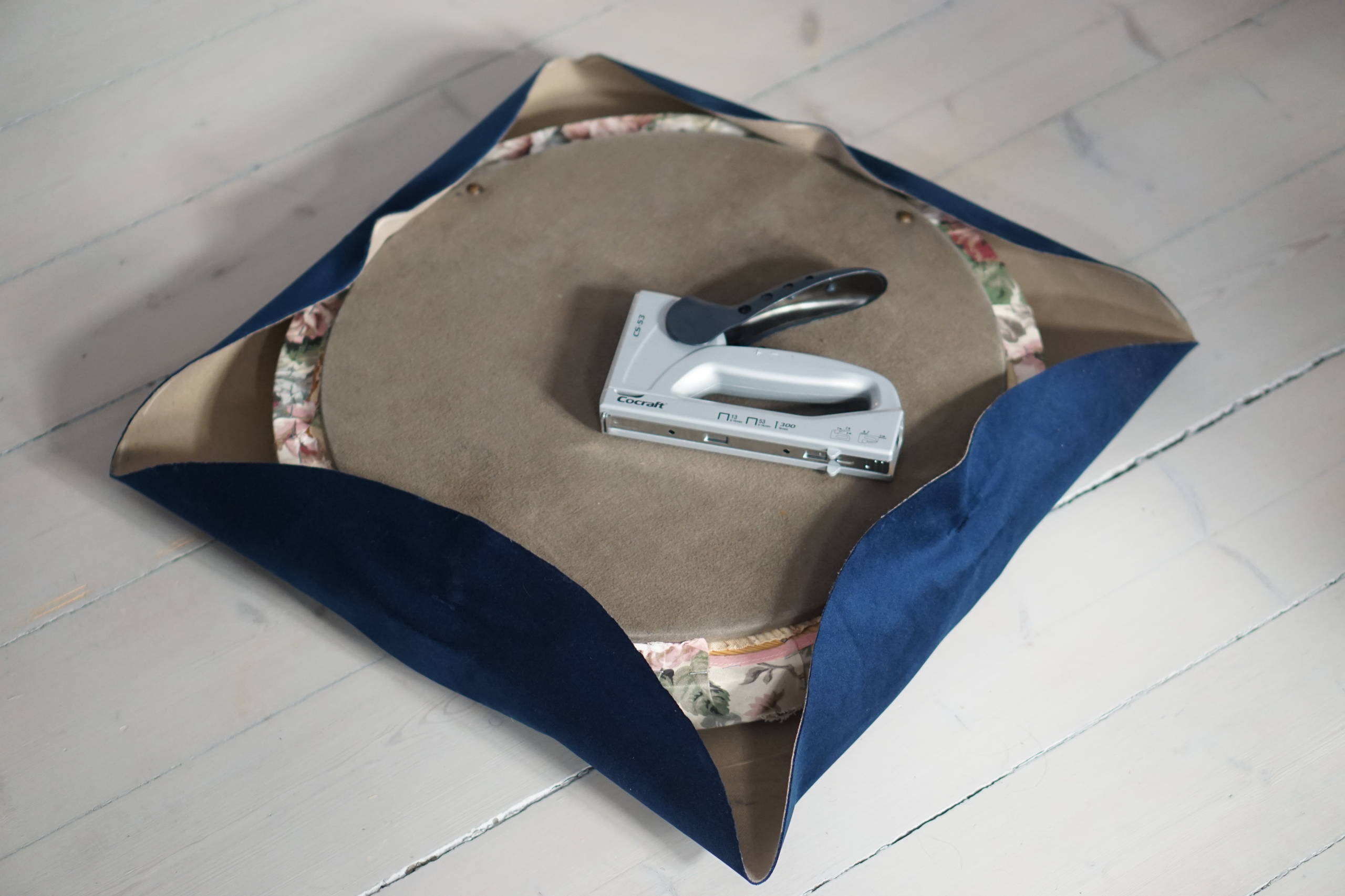 Своими руками: Как перетянуть пуф