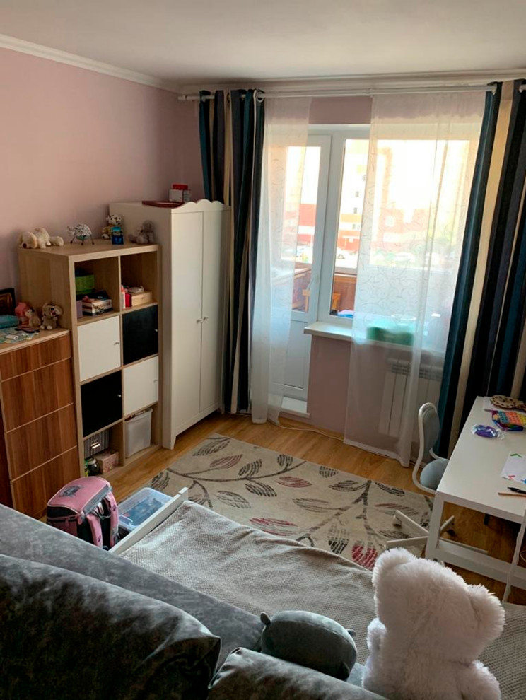 Переделка детской - гостиной в более современное пространство.