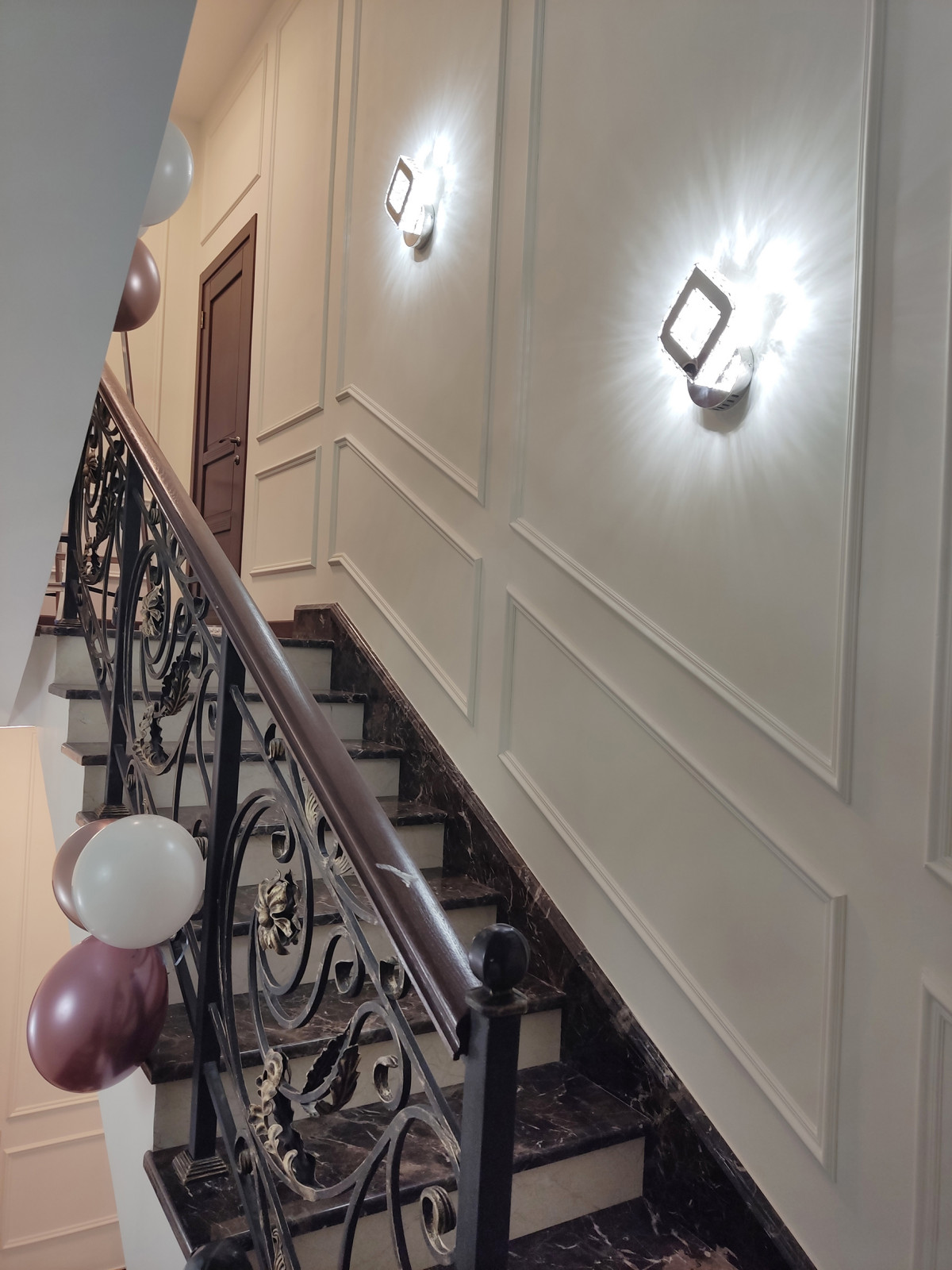 КОМПЛЕКТАЦИЯ ЗАГОРОДНОГО ДОМА ПЛОЩАДЬЮ 450,0М2 ОСВЕЩЕНИЕМ, МЕБЕЛЬЮ, ТЕКСТИЛЕМ.