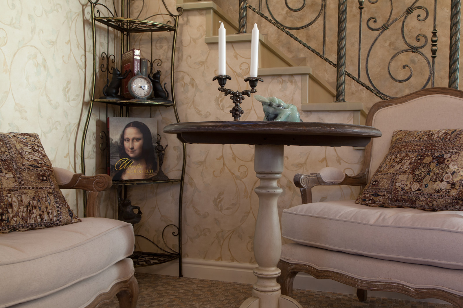 Гостиная, прихожая и холл в Классическом стиле. Фото реализованоного проекта