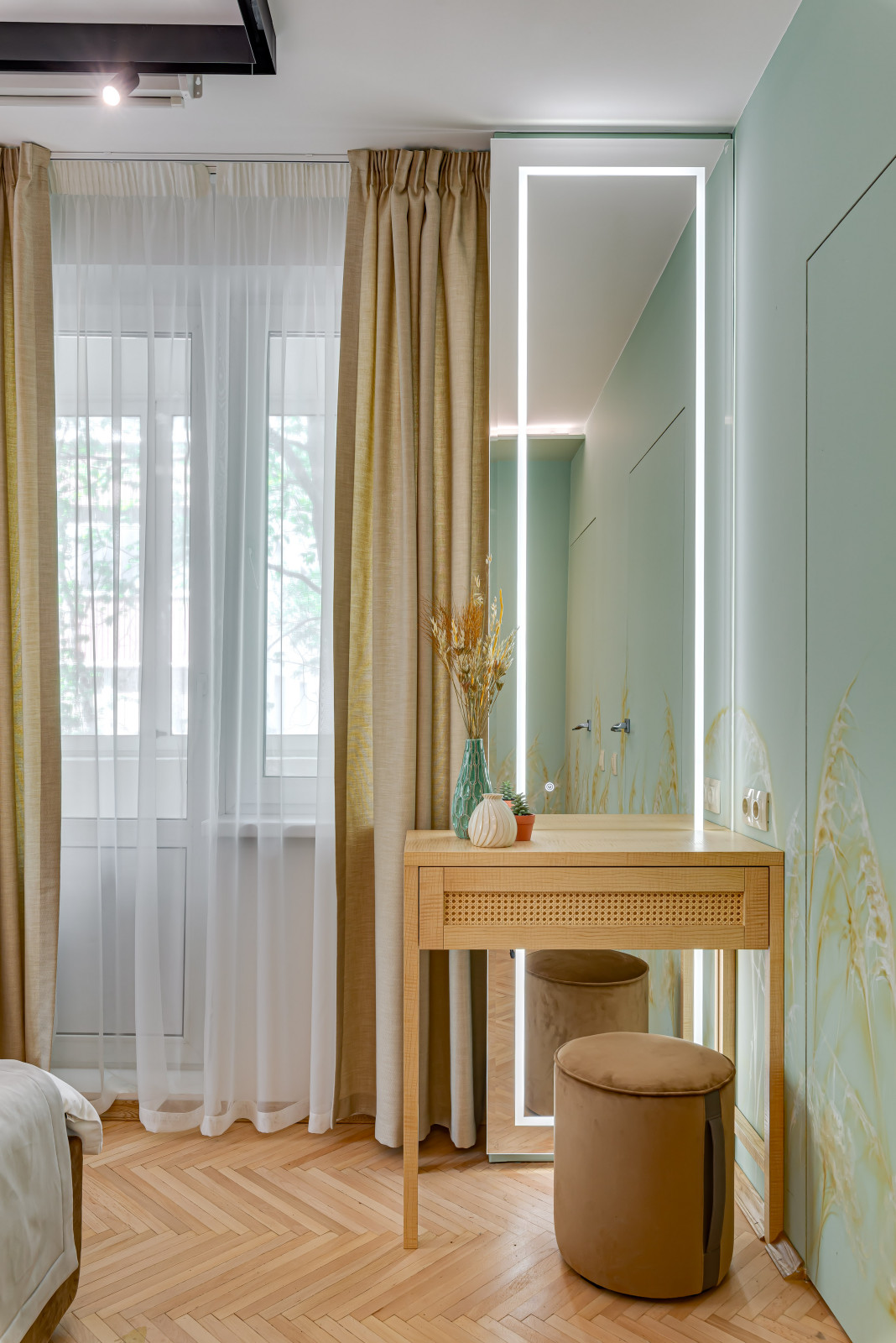 Спальня с журавлями