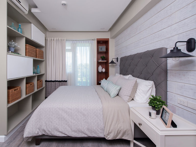 Дом в дали от дома