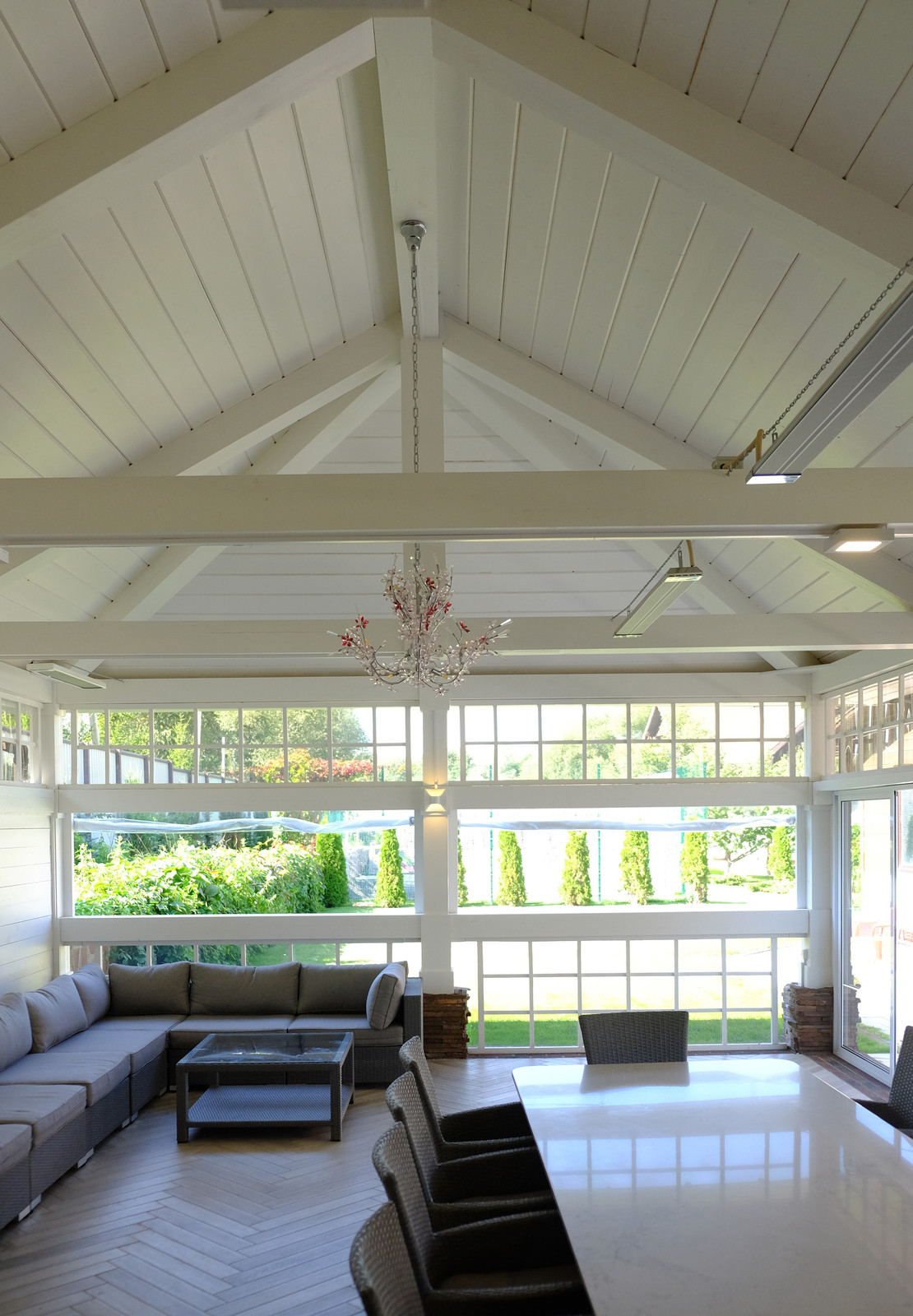 Беседка на загородном участке