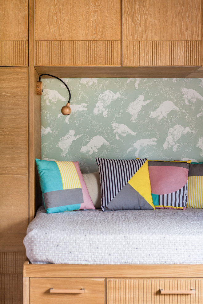 Купольный дом у воды