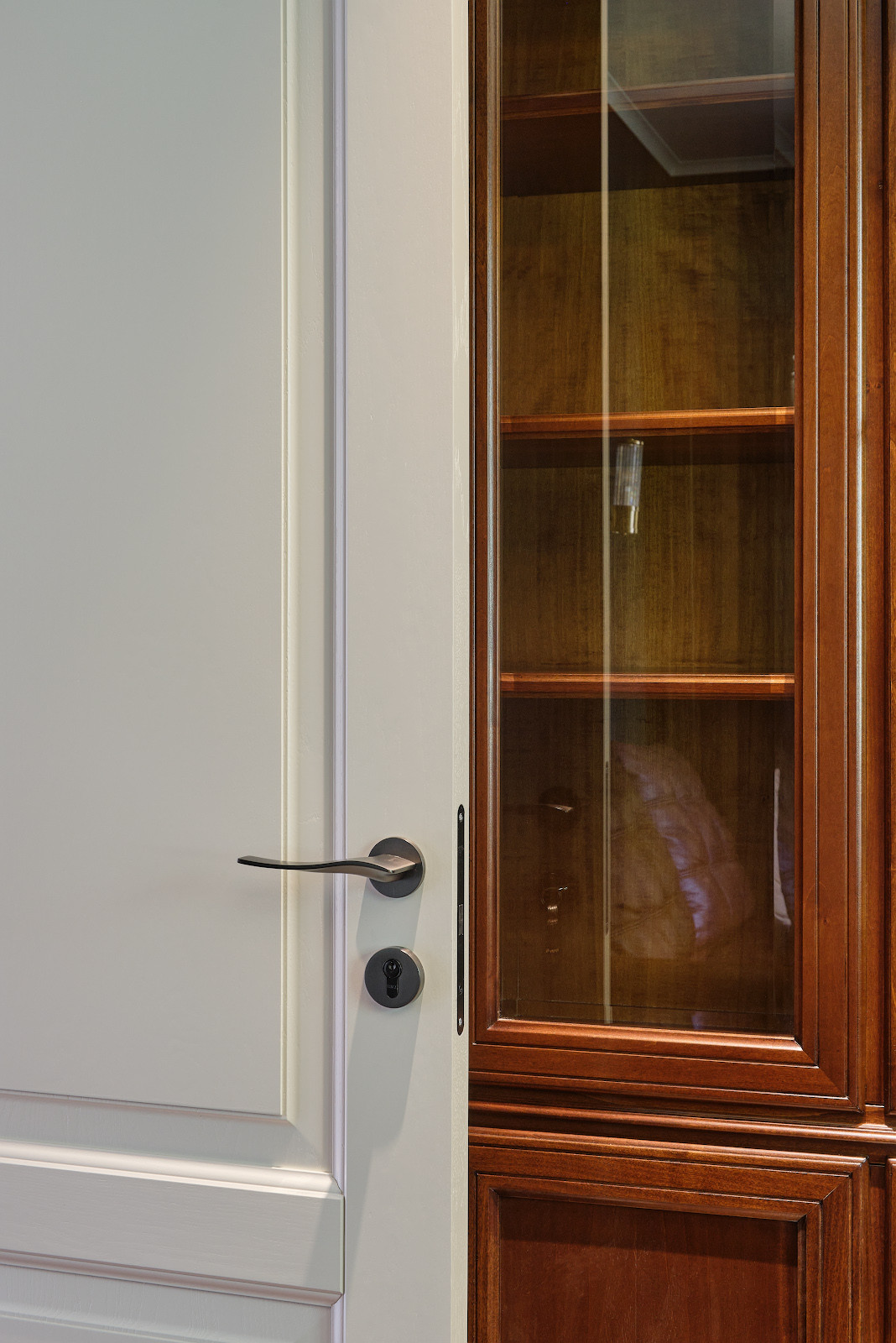 Кантри Ral 1013 в интерьере дома