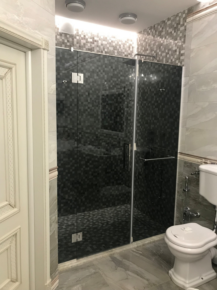 Душевые из стекла grey в Екатеринбурге