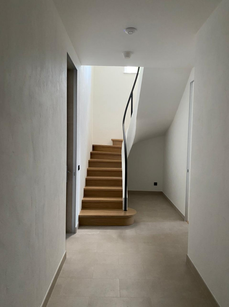 современная дизайнерская лестница