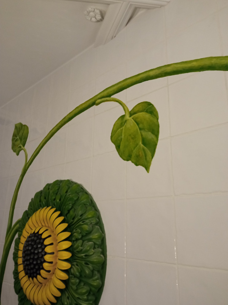 Рельефно-живописное панно в холле квартиры