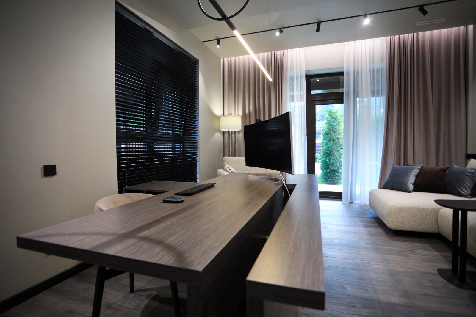 Кабинет в загородном доме