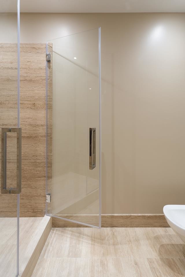 Двери из стекла