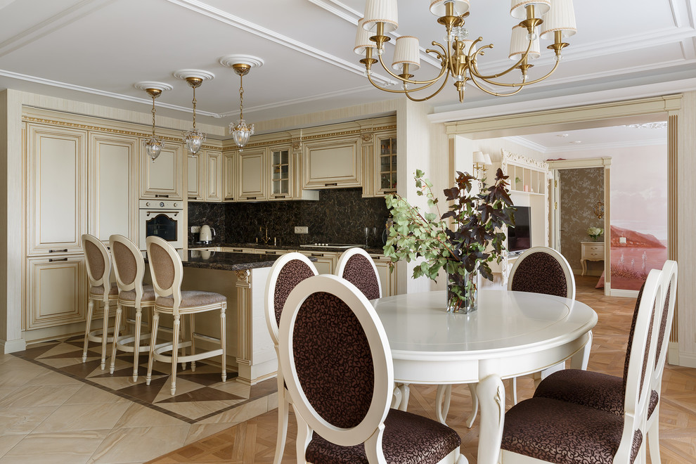 Квартира в Петродворце в классическом стиле - 124 м²