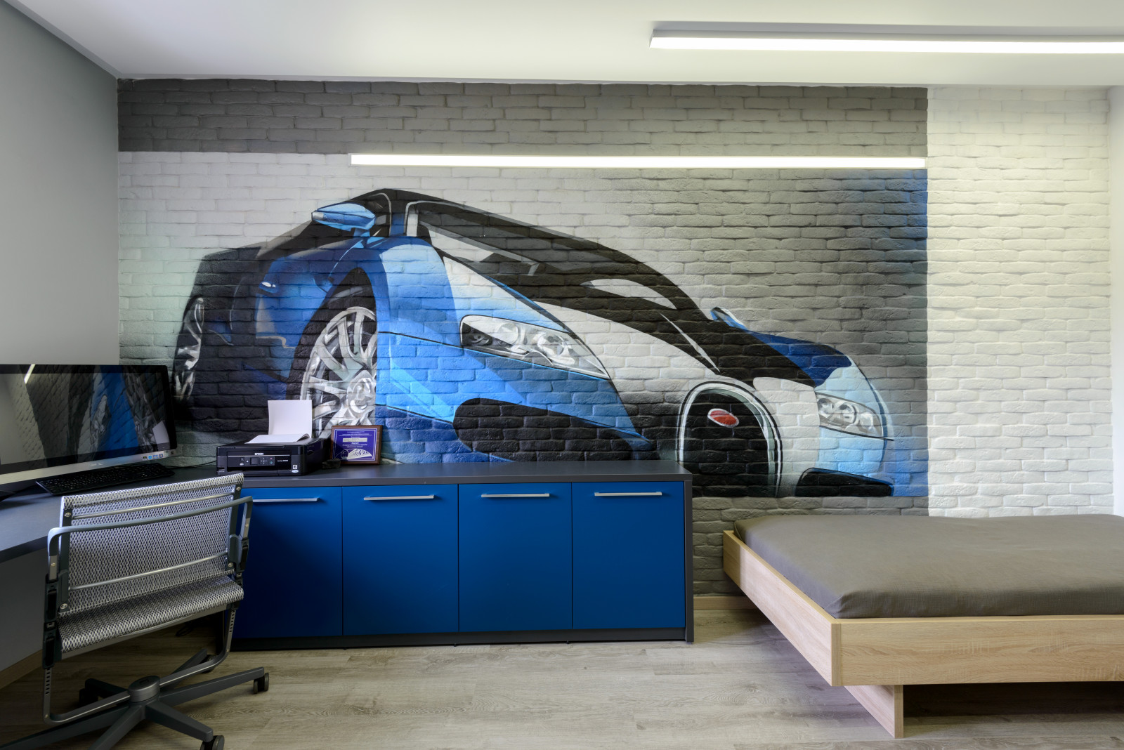 apartment with aquarium