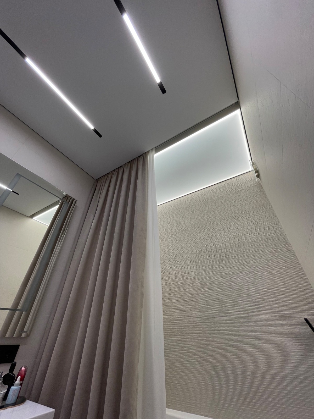 Теневые потолки в ЖК Заельцовский