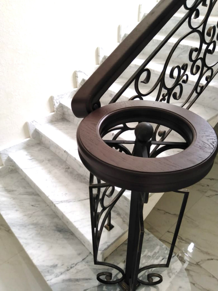 Перила (ковка), поручень и радиусный элемент лестницы (дуб)