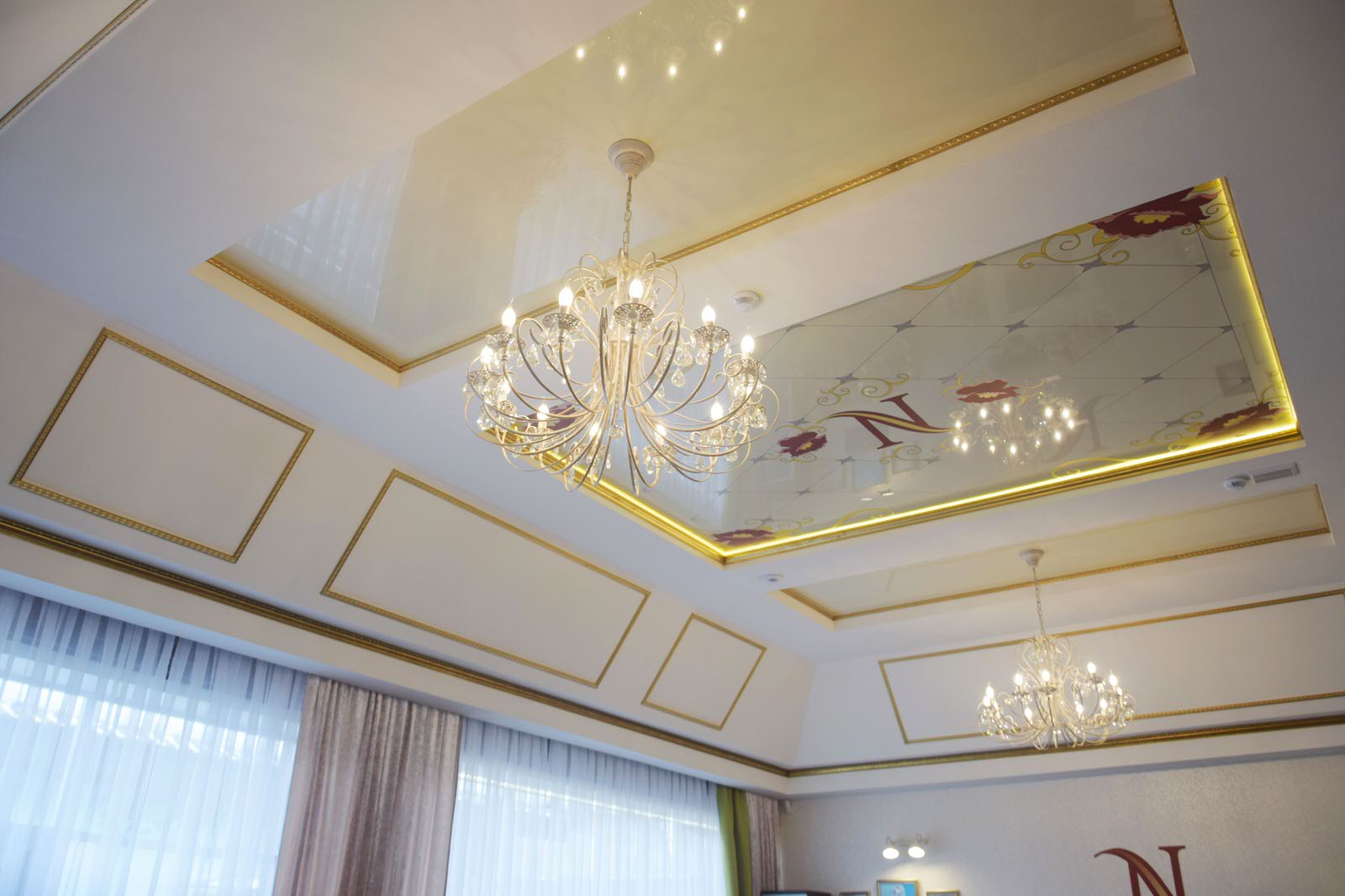 The Royal Cabinet / Королевский кабинет. Реализован