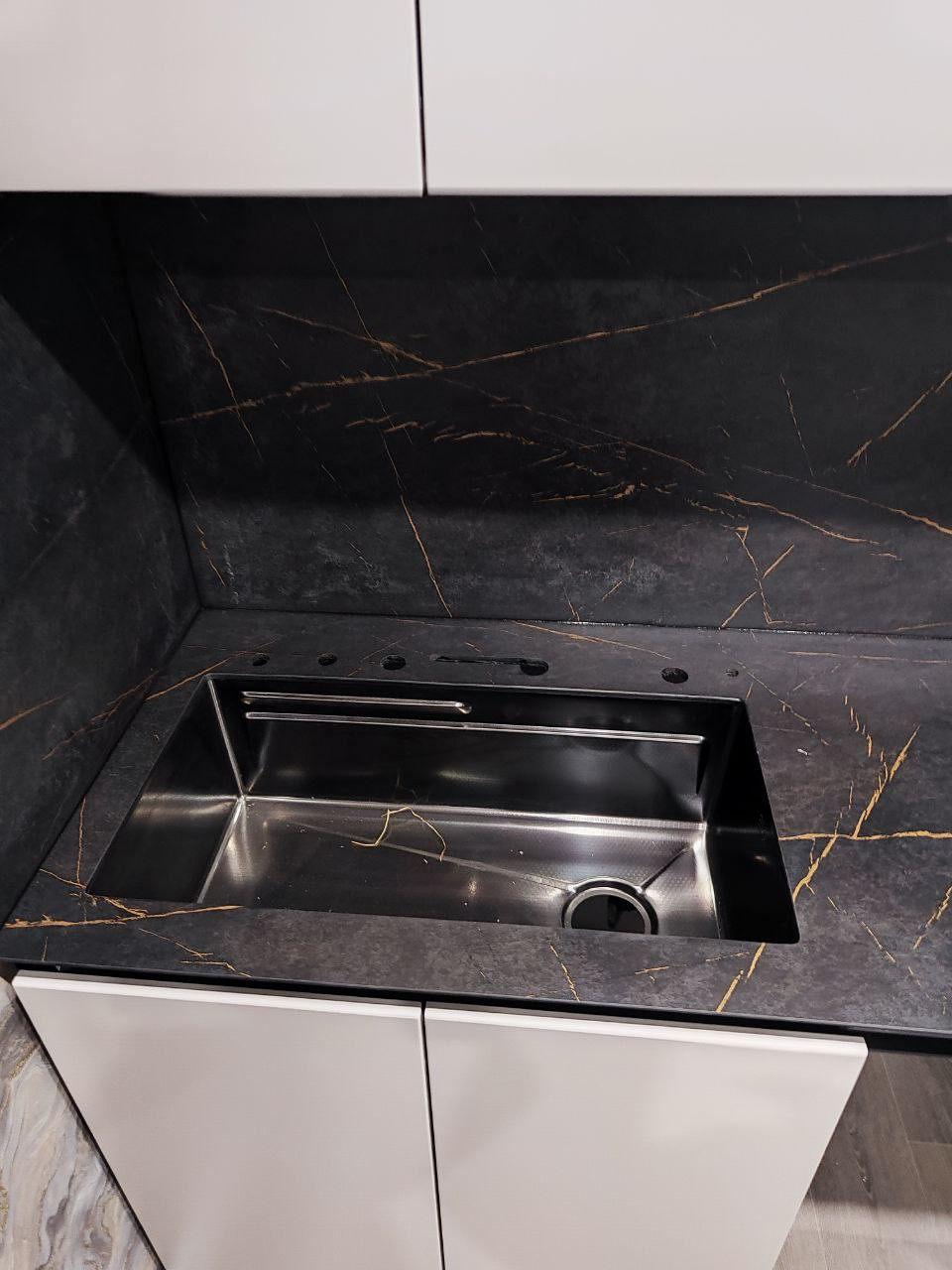 Столешница и HPL пластика на кухню