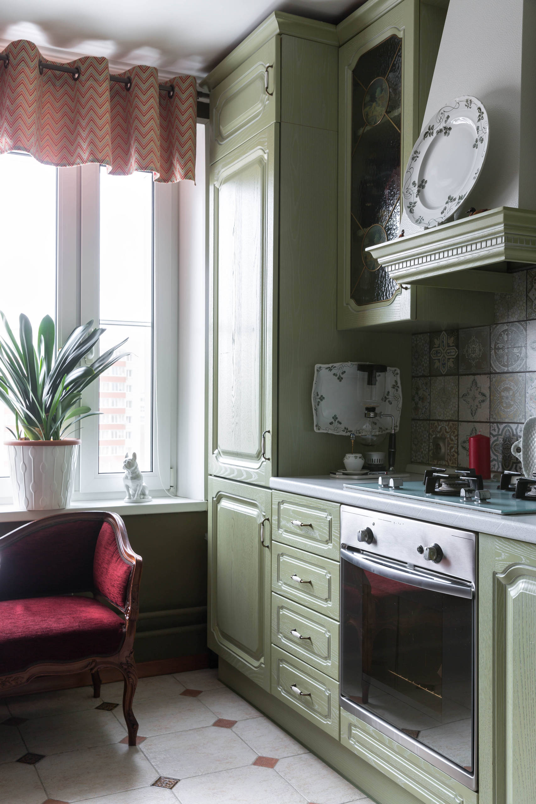 В гостях: Квартира юного ценителя антиквариата