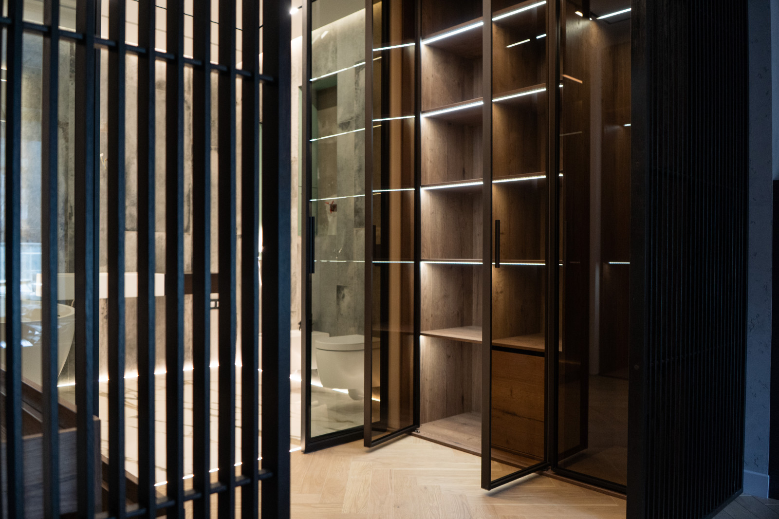 Гардеробная raumplus по двум сторонам