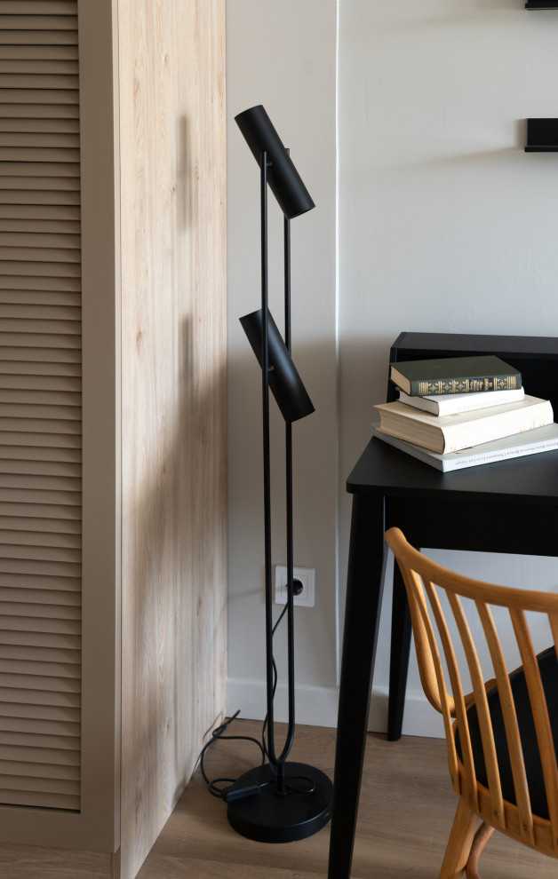 Солнце, арки и осиное гнездо в гостиной