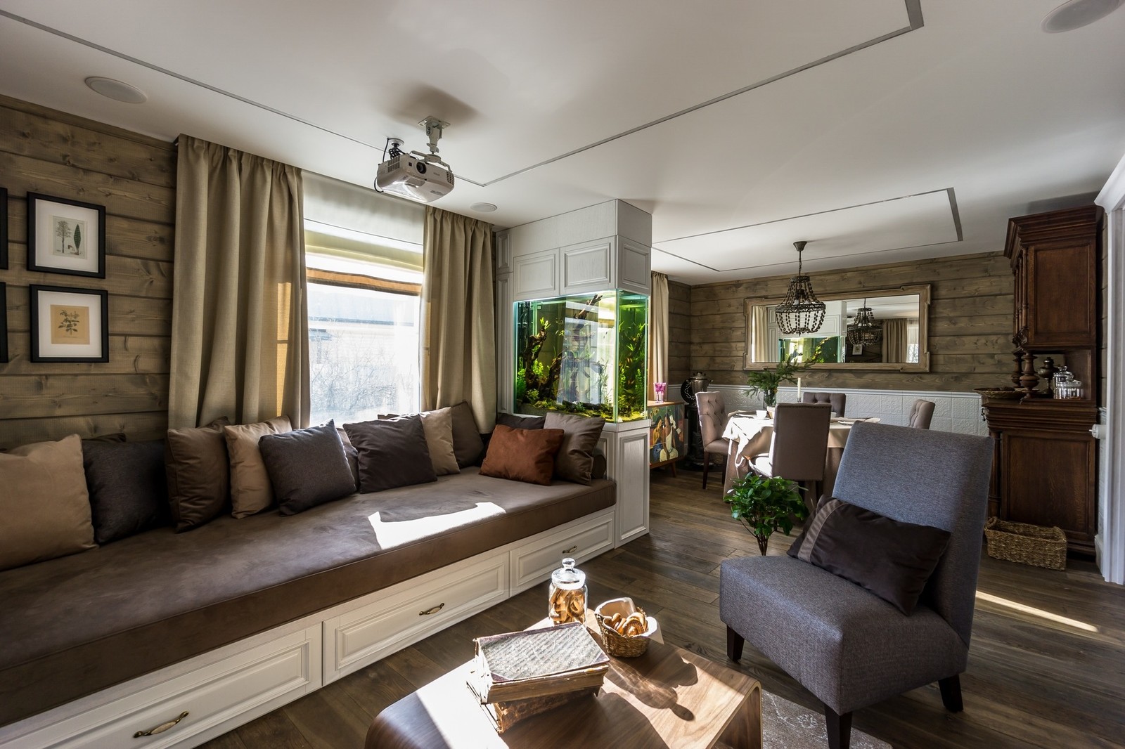 Дачная гостиная с лежанкой