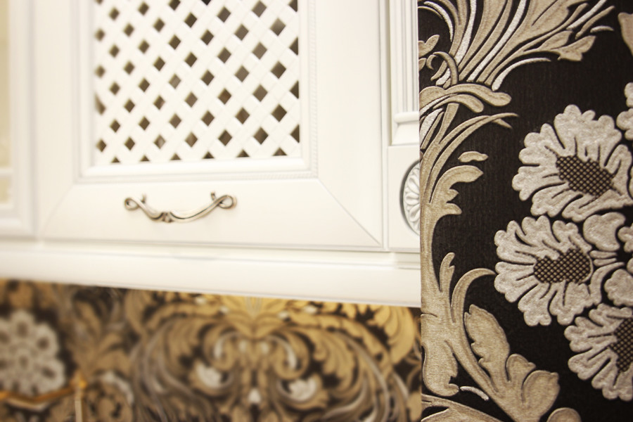 Белая кухня в викторианском стиле (реализованный проект)