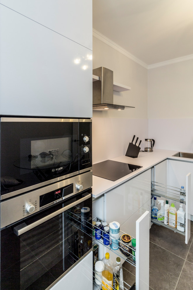 "Белый плен" Белая кухня с прямыми фасадами