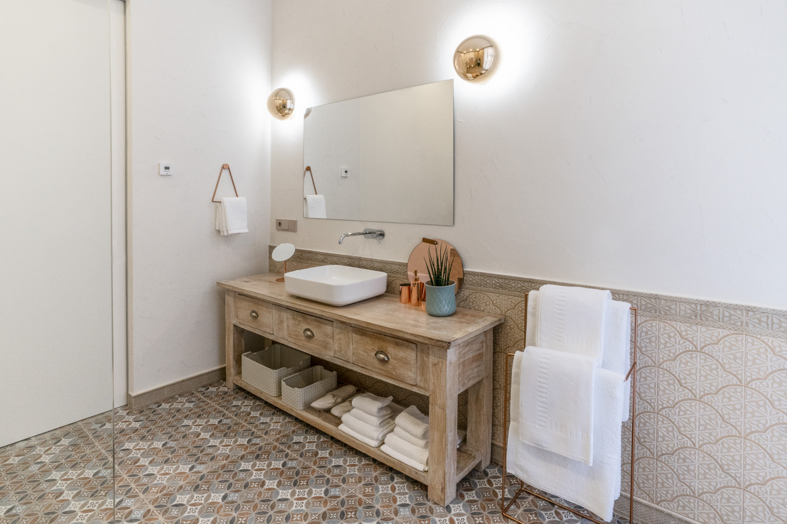 ИСПАНСКАЯ РИВЬЕРА. ДОМ НА СКЛОНЕ.