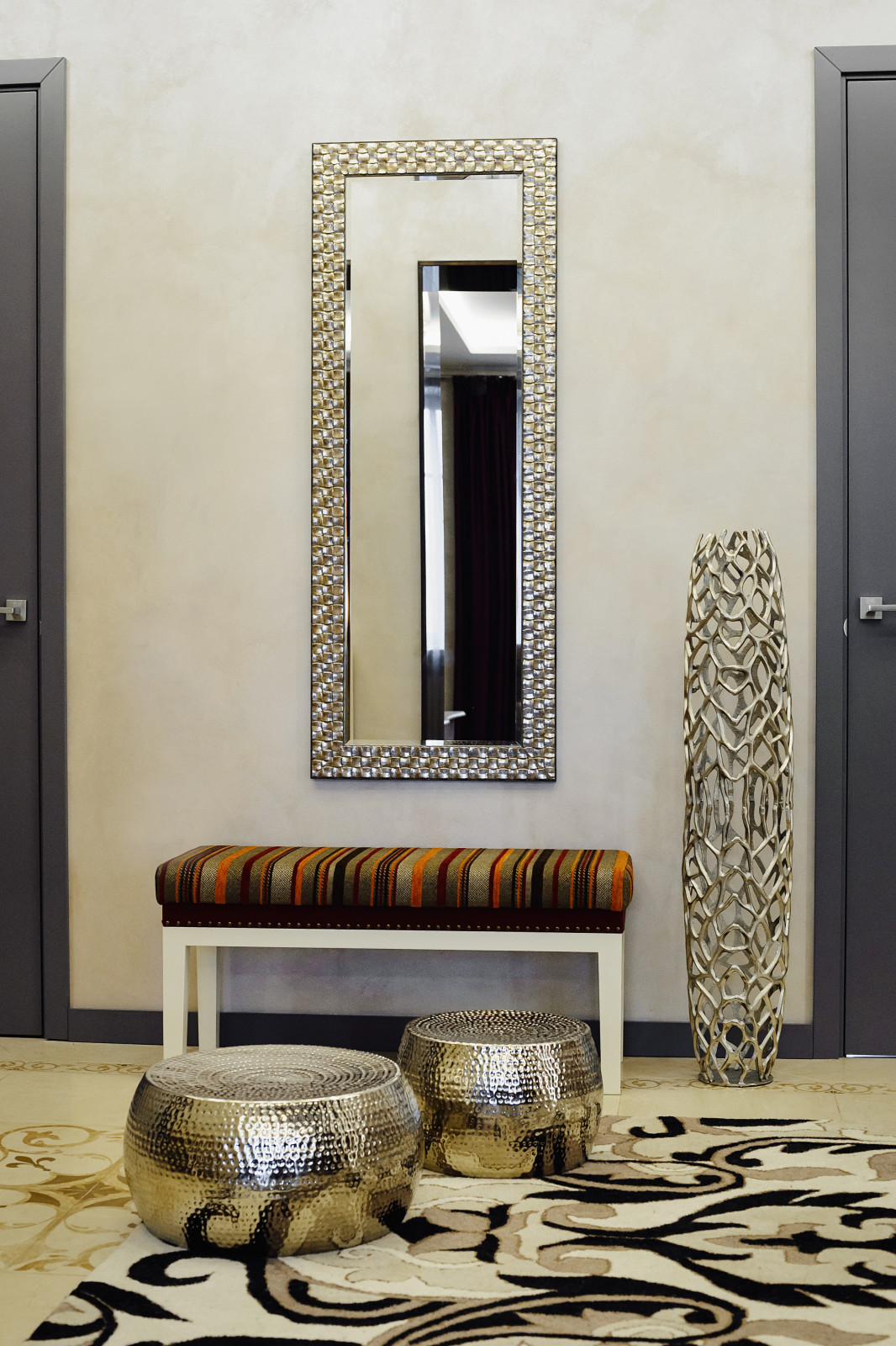 Ре-декорирование холла