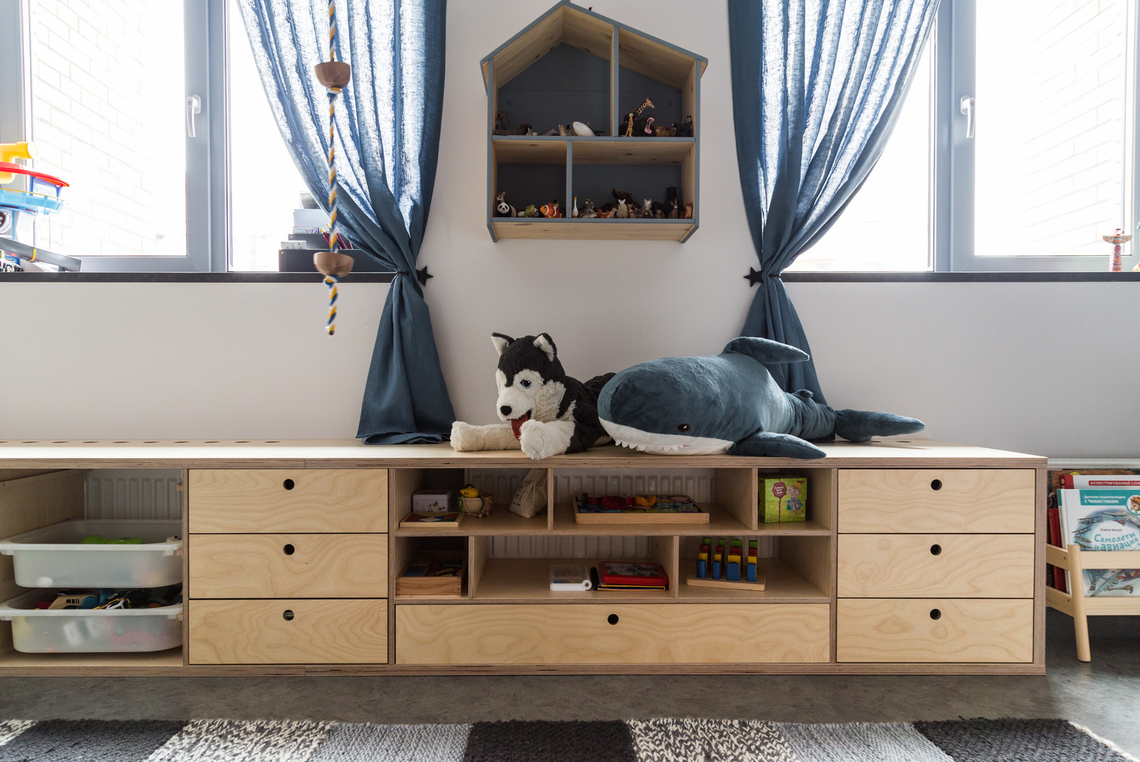 Тумба-подиум