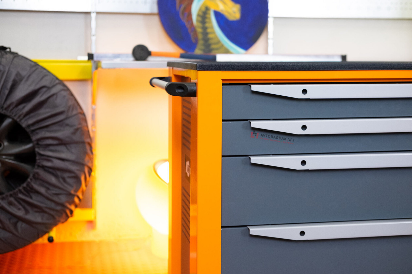 Проект №77. Гараж в желтых оттенках